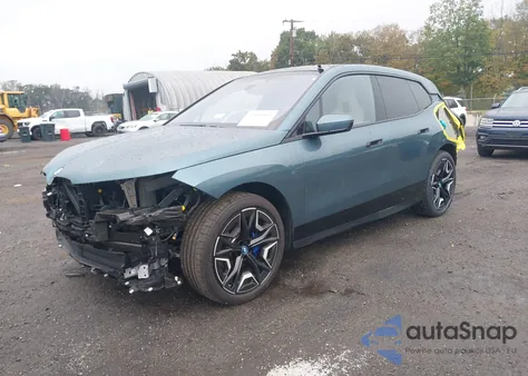 2024 BMW Ix xDrive50 из США, поврежденный, VIN WB523CF04RCN56022